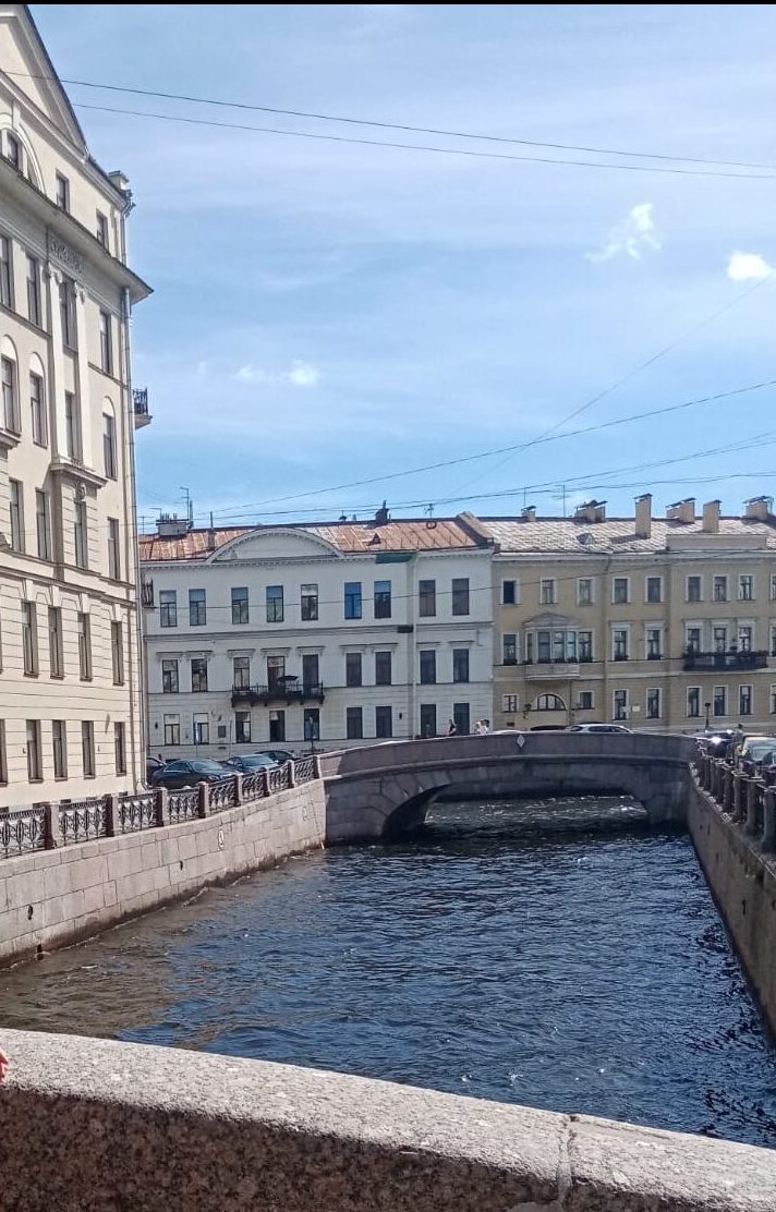 Прогулки по Петербургу и мостам  канала Зимняя канавка